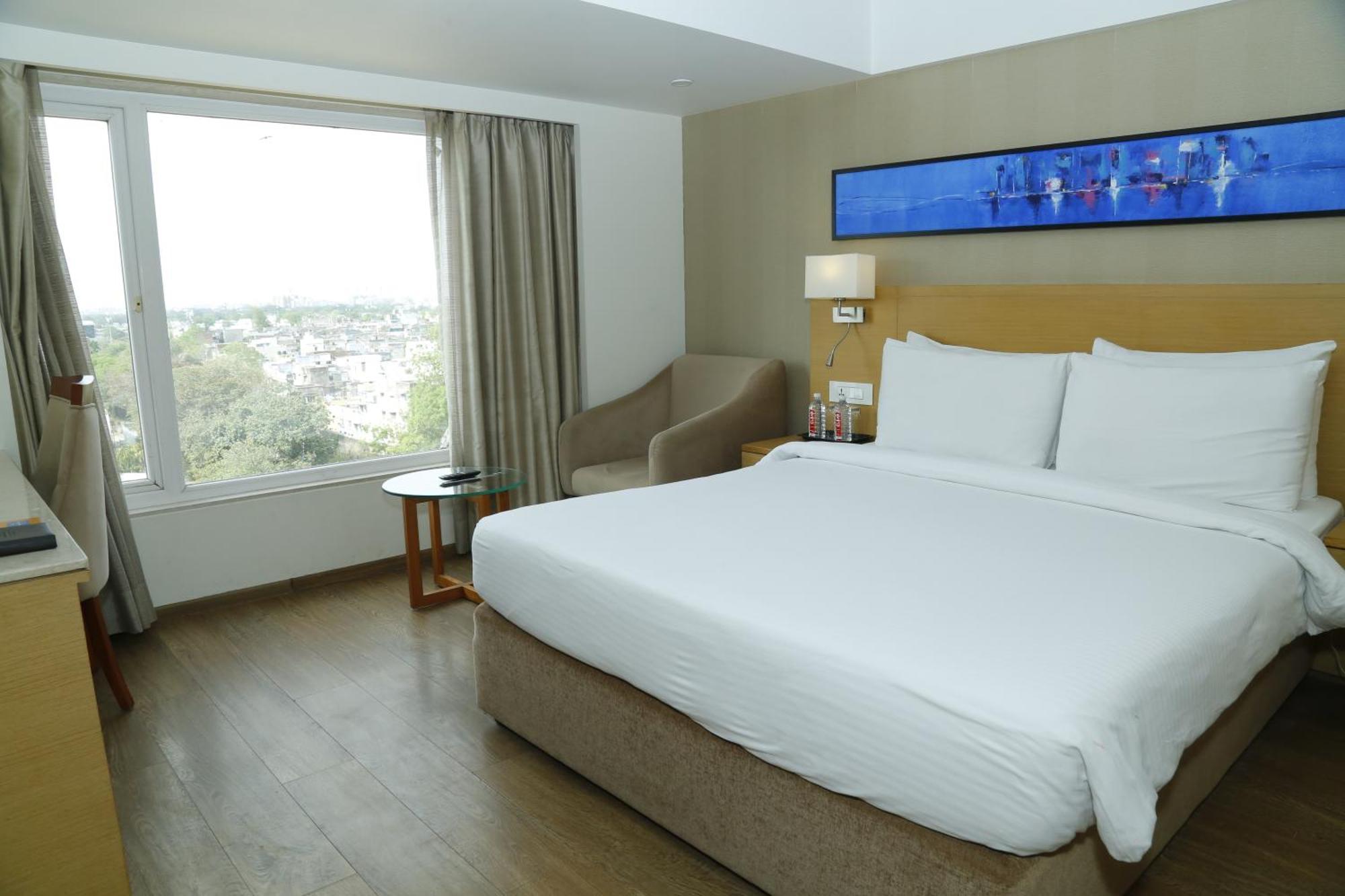Sarovar Portico Rivera Ahmadábád Kültér fotó