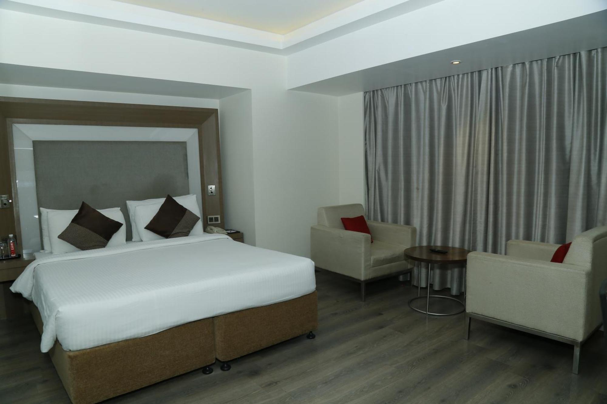 Sarovar Portico Rivera Ahmadábád Kültér fotó